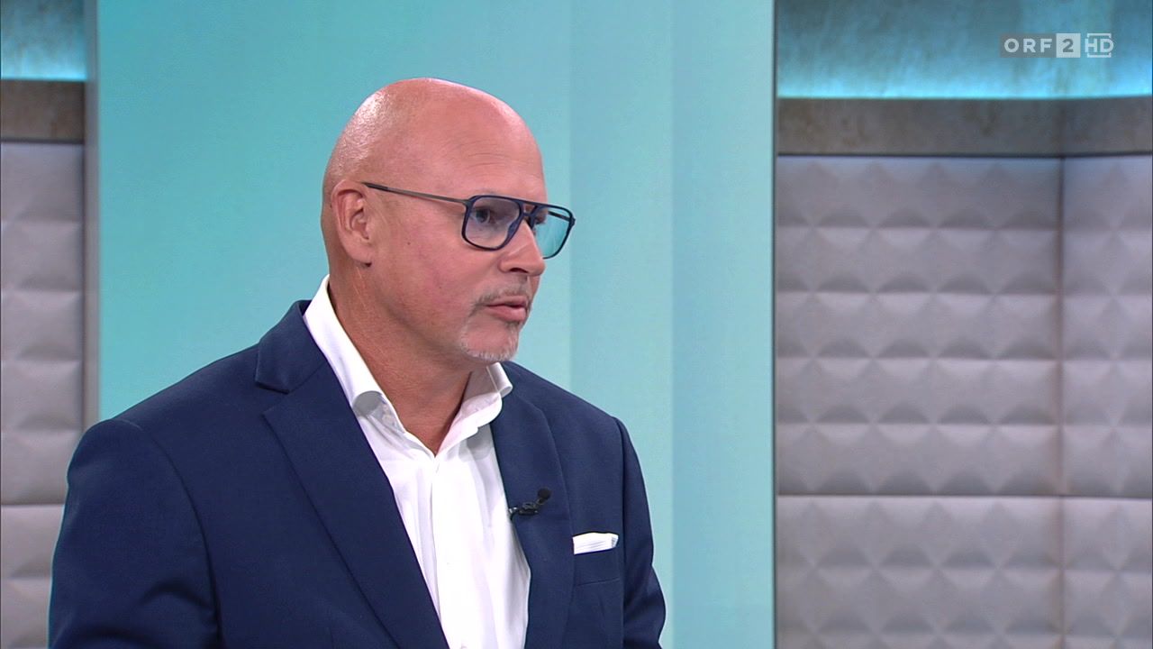 Rechtsanwalt Mag. Johannes Bügler im Studio der ORF-2-Sendung „konkret“ am 8. Oktober 2026